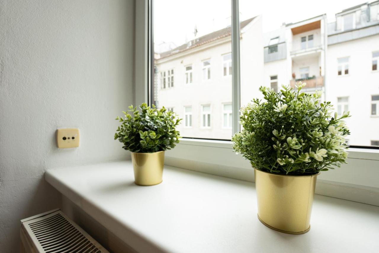 Lovely 1-Bedroom Apartment Next To Praterstern Viena Exterior foto